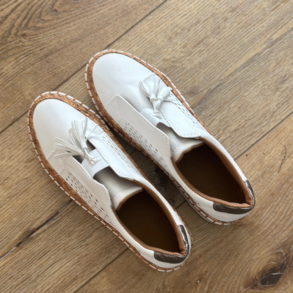 Stylish White Tassel Loafers